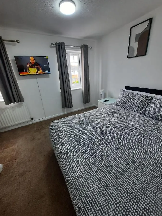 Two Bedroom Luxury House Thamesmead  United Kingdom